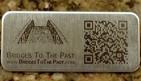 Stainless badge with Logo and QR code